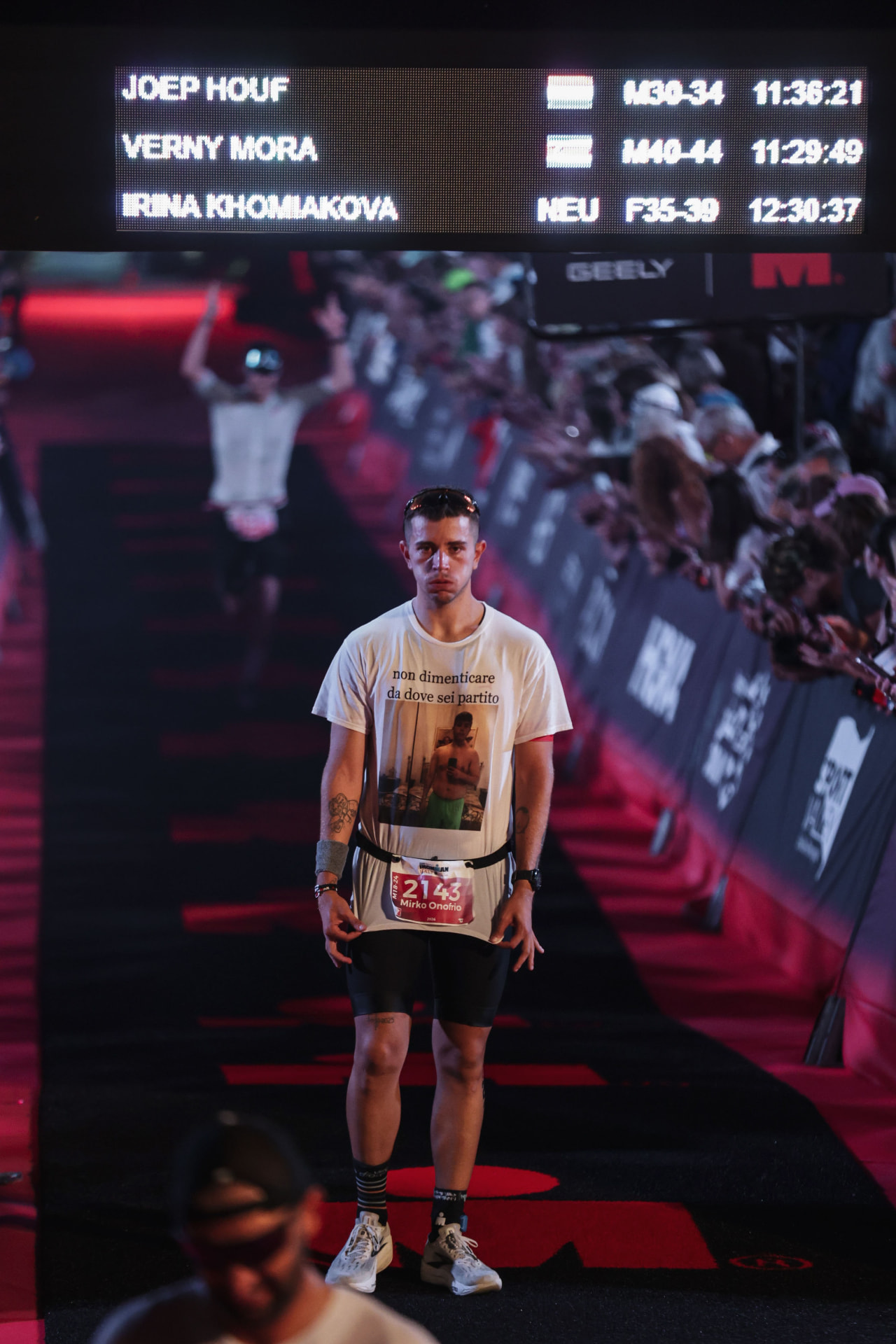Mirko Onofria sul traguardo dell'Ironman